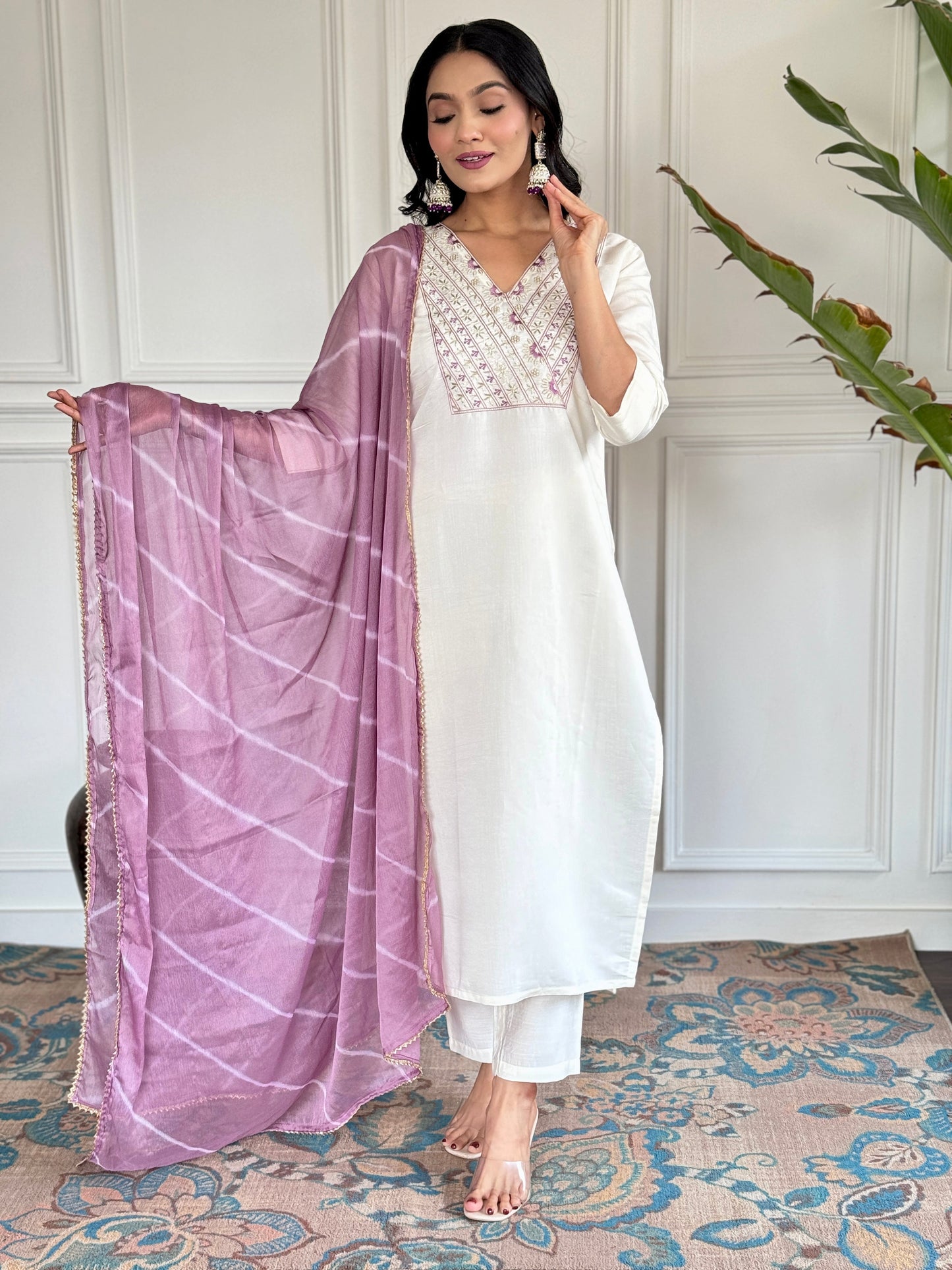 Women Kurta Suit Set Embroidered Straight white colour