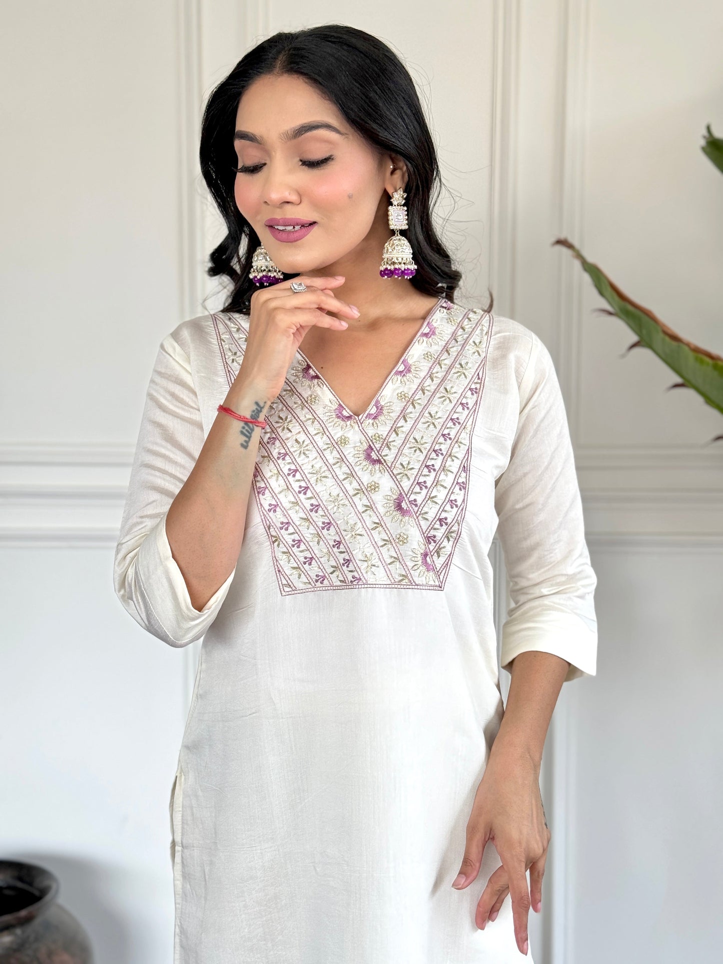 Women Kurta Suit Set Embroidered Straight white colour