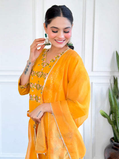 Women Etheric Yellow Chanderi Plain Kurta Set