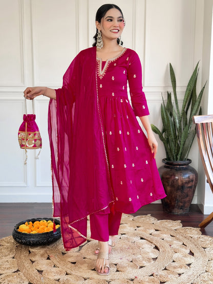 Women Embroidered Vichitra & Tebby Naylon Dupatta Set